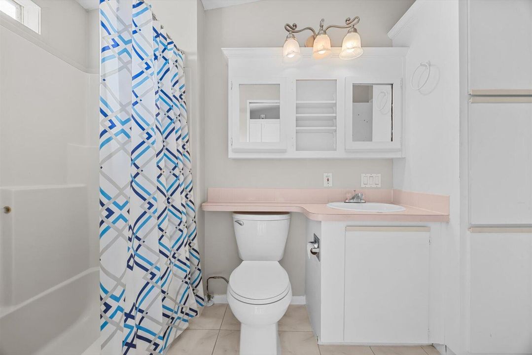 For Sale: $95,000 (2 beds, 2 baths, 1355 Square Feet)