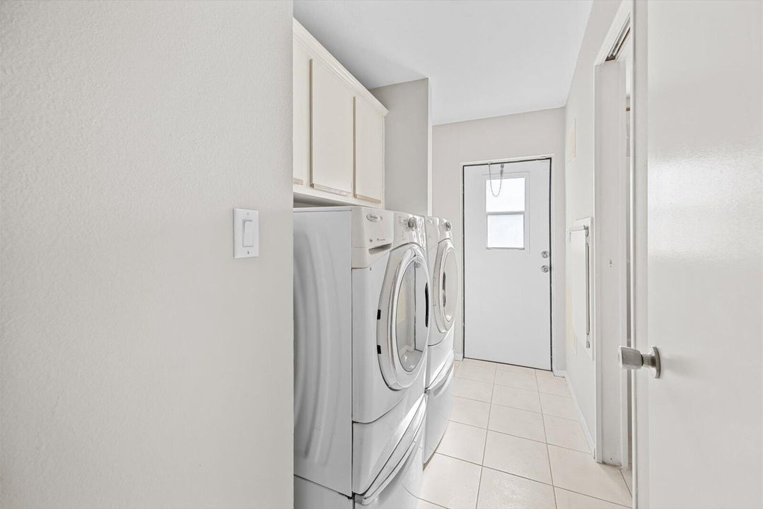 For Sale: $95,000 (2 beds, 2 baths, 1355 Square Feet)