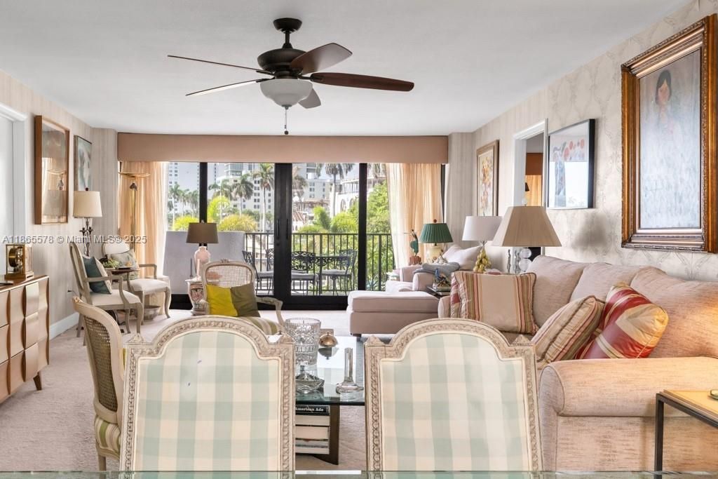 For Sale: $950,000 (2 beds, 2 baths, 1247 Square Feet)