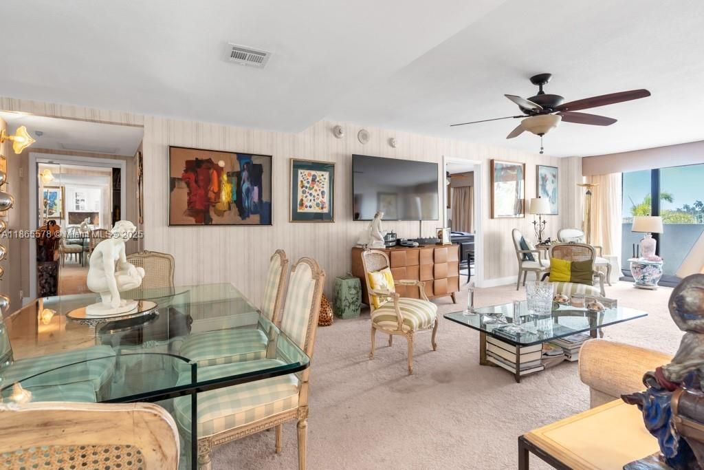 For Sale: $950,000 (2 beds, 2 baths, 1247 Square Feet)