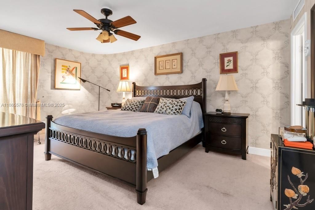 For Sale: $950,000 (2 beds, 2 baths, 1247 Square Feet)