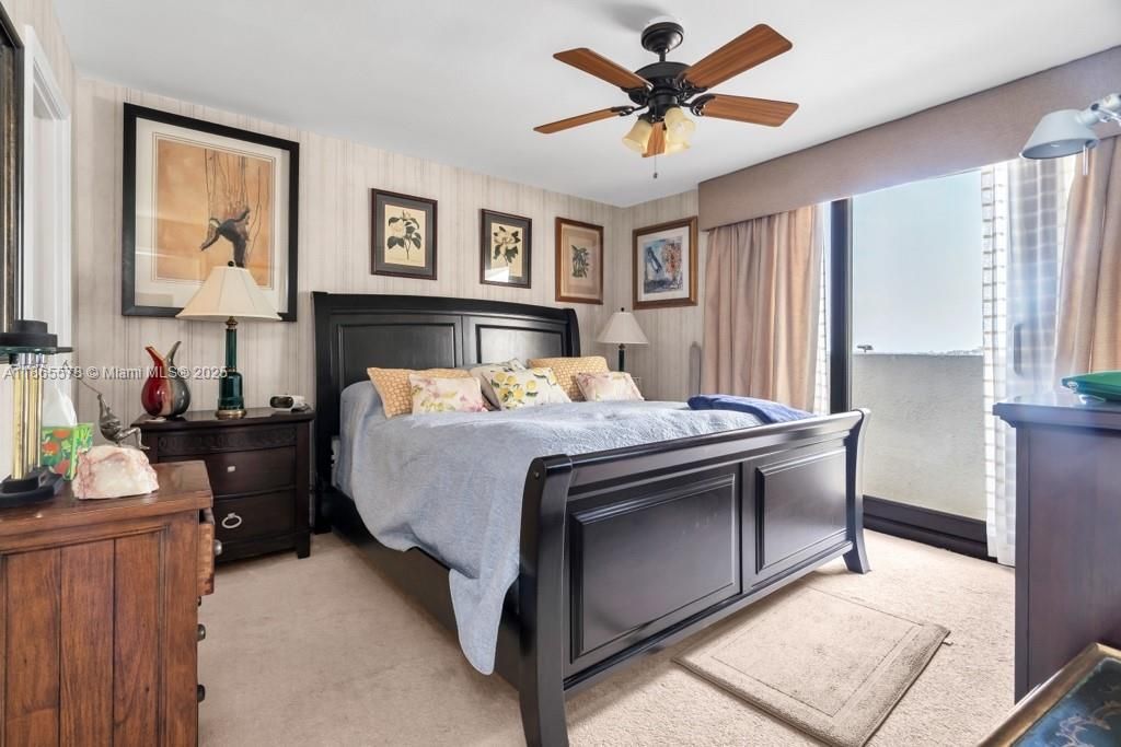 For Sale: $950,000 (2 beds, 2 baths, 1247 Square Feet)