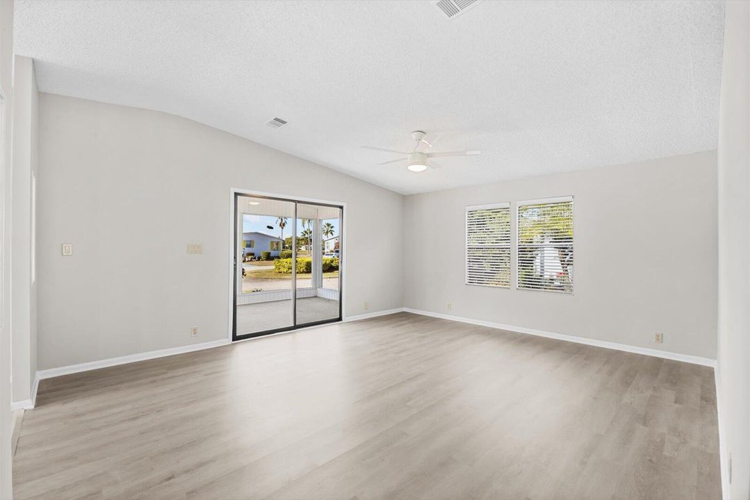 待售: $75,000 (2 贝兹, 2 浴室, 1120 平方英尺)