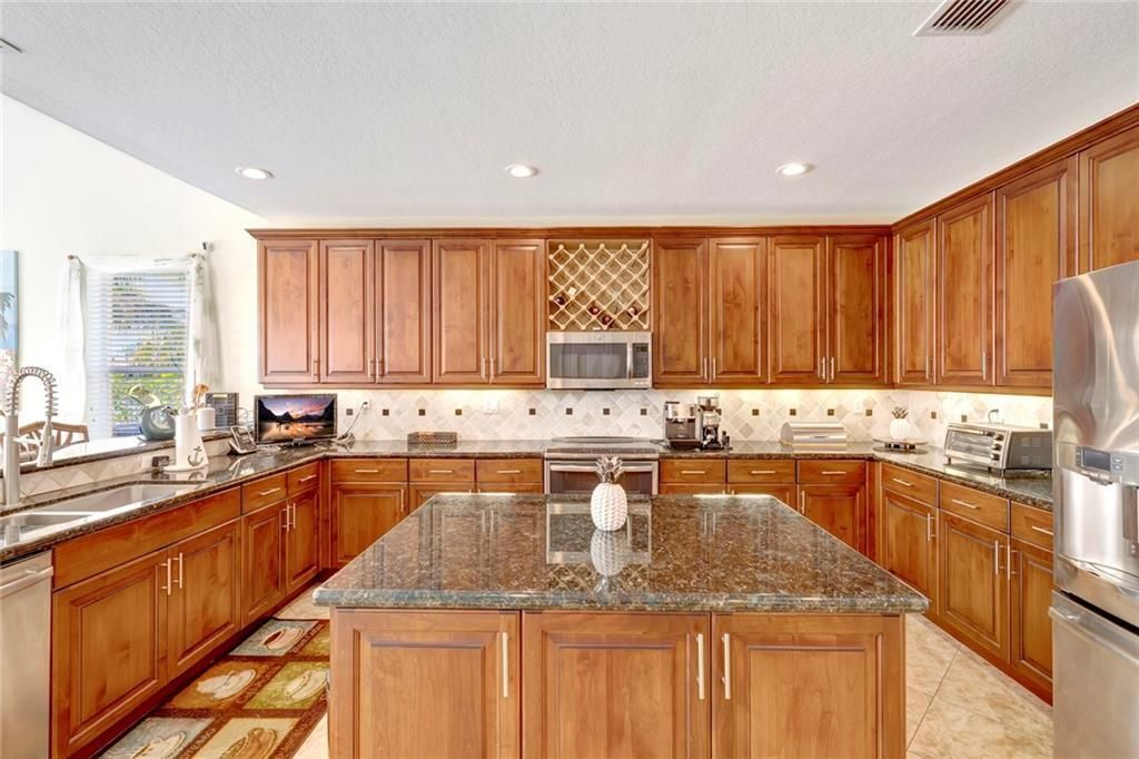 En Venta: $769,900 (5 camas, 4 baños, 3493 Pies cuadrados)