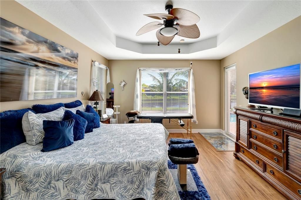 En Venta: $769,900 (5 camas, 4 baños, 3493 Pies cuadrados)