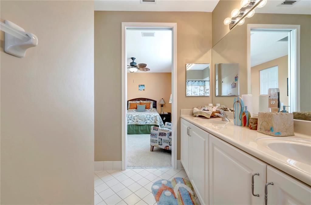 En Venta: $769,900 (5 camas, 4 baños, 3493 Pies cuadrados)