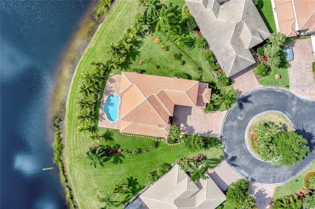 En Venta: $769,900 (5 camas, 4 baños, 3493 Pies cuadrados)