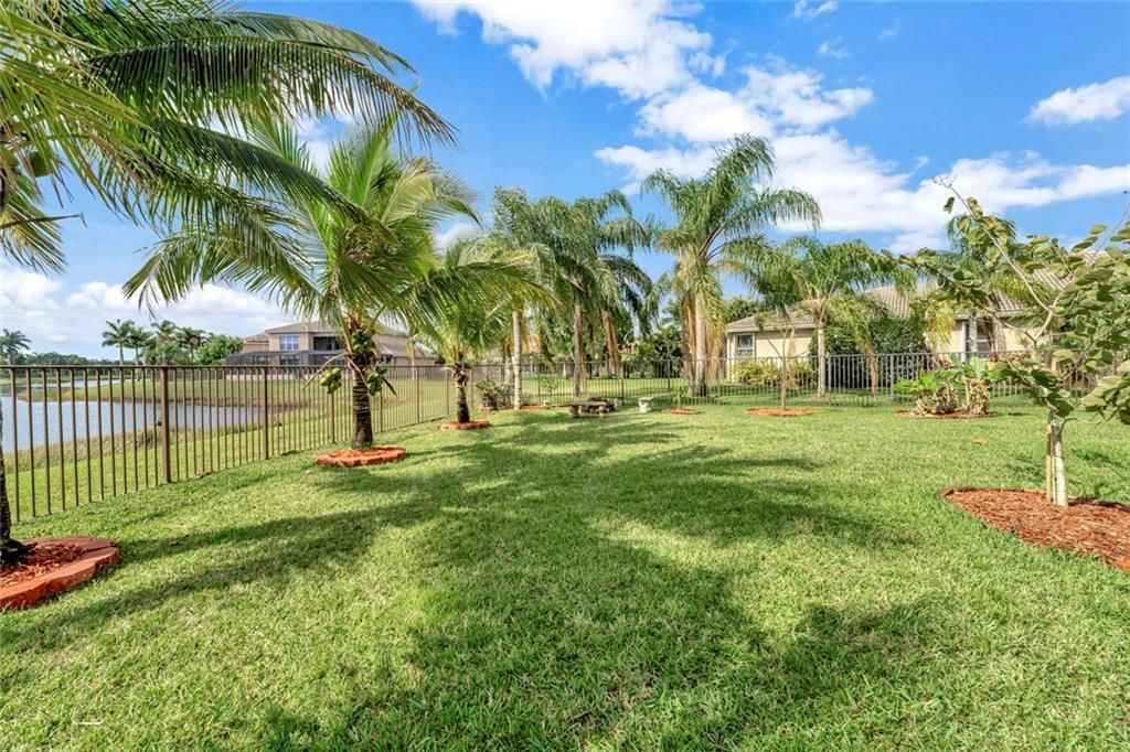 En Venta: $769,900 (5 camas, 4 baños, 3493 Pies cuadrados)