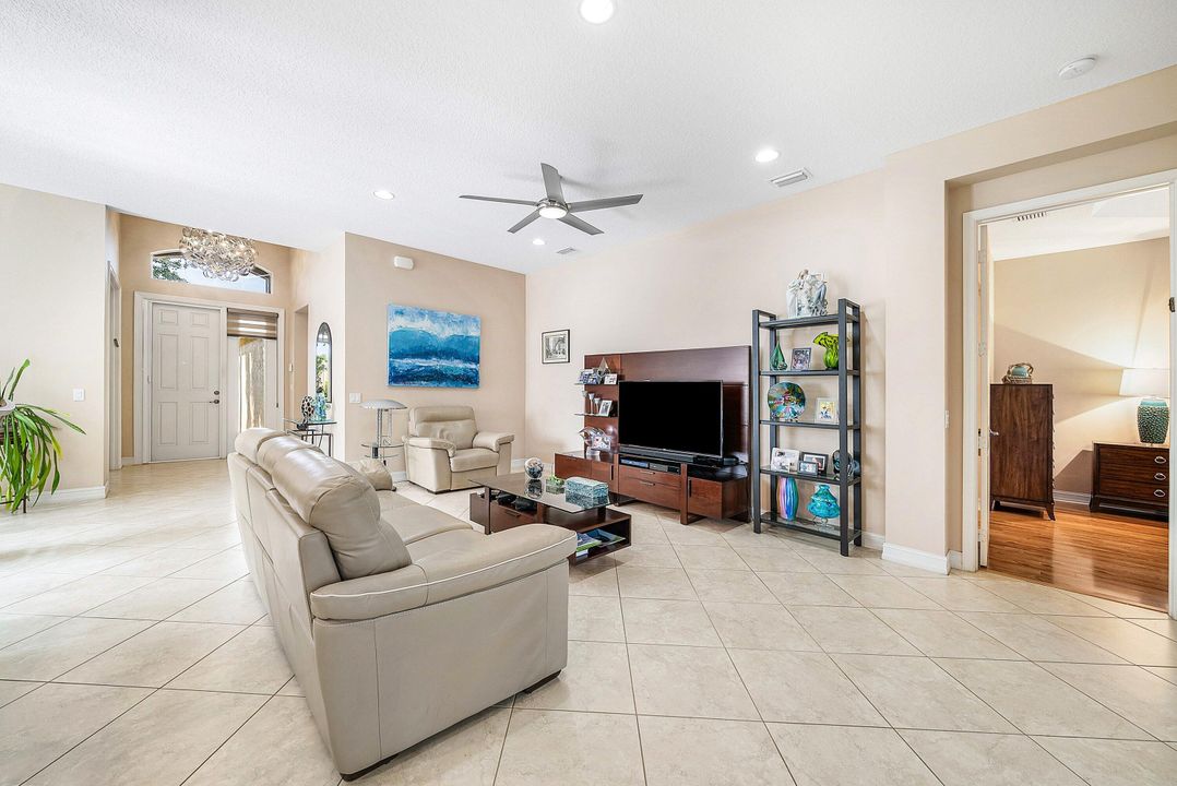 待售: $550,000 (3 贝兹, 2 浴室, 1782 平方英尺)