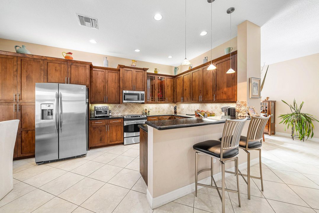 待售: $550,000 (3 贝兹, 2 浴室, 1782 平方英尺)