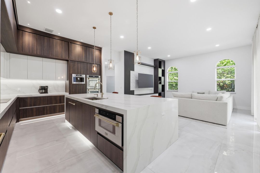 待售: $1,175,000 (4 贝兹, 3 浴室, 2572 平方英尺)