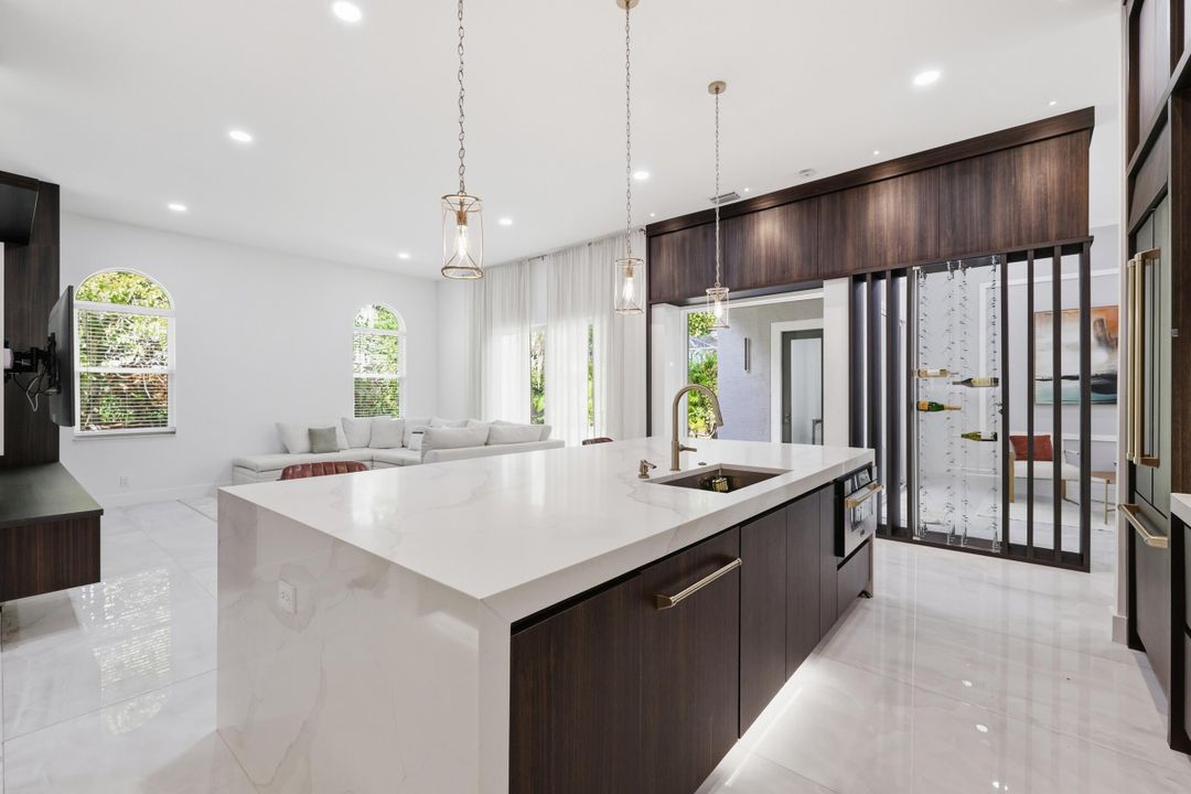 待售: $1,175,000 (4 贝兹, 3 浴室, 2572 平方英尺)