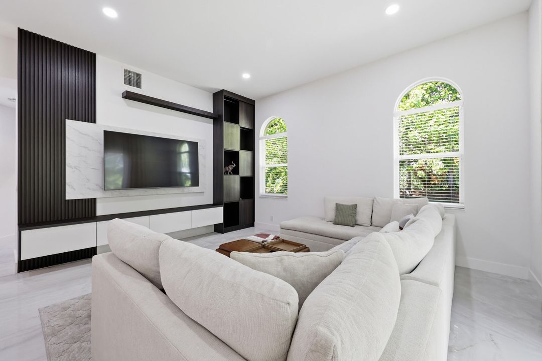 待售: $1,175,000 (4 贝兹, 3 浴室, 2572 平方英尺)