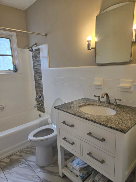 В аренду: $3,000 (3 спален, 3 ванн, 1805 Квадратных фут)