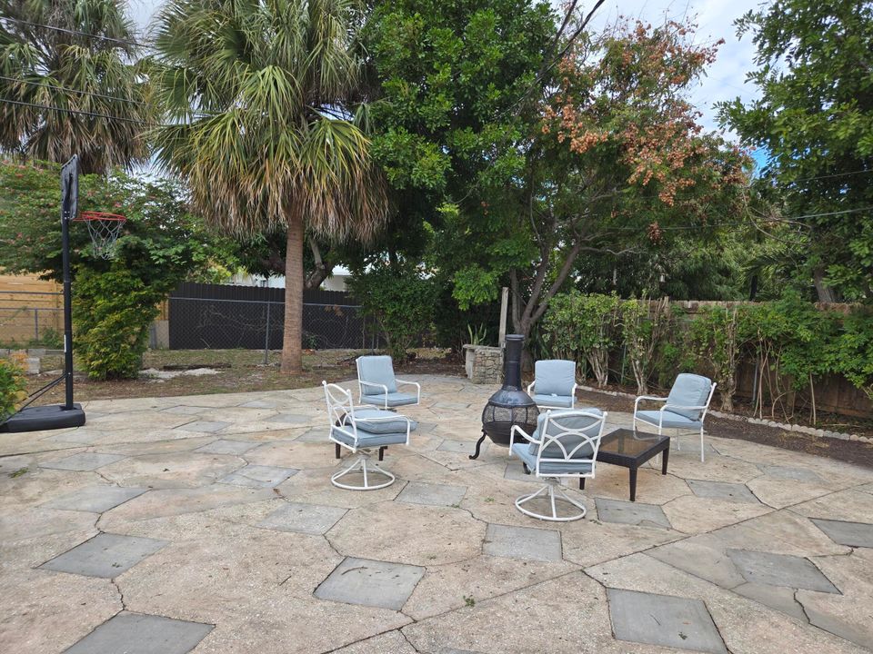 В аренду: $3,000 (3 спален, 3 ванн, 1805 Квадратных фут)