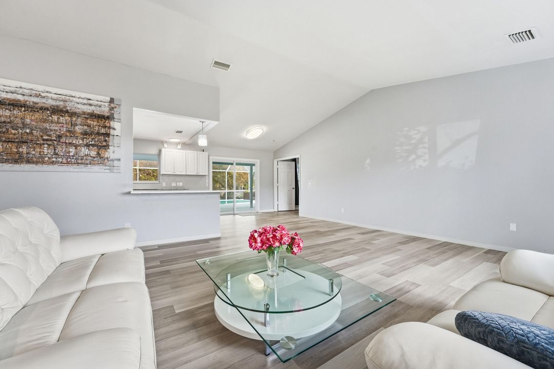 На продажу: $599,000 (3 спален, 2 ванн, 1809 Квадратных фут)