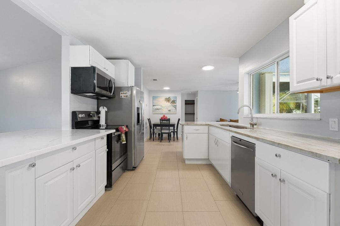 На продажу: $599,000 (3 спален, 2 ванн, 1809 Квадратных фут)