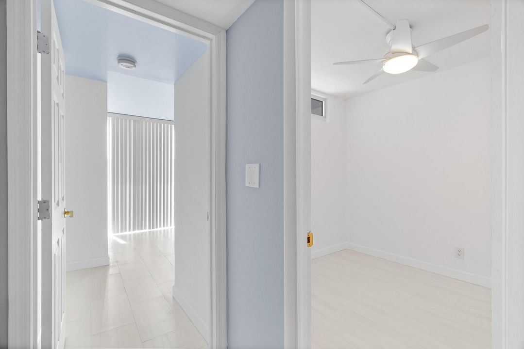 For Sale: $450,000 (1 beds, 1 baths, 1013 Square Feet)