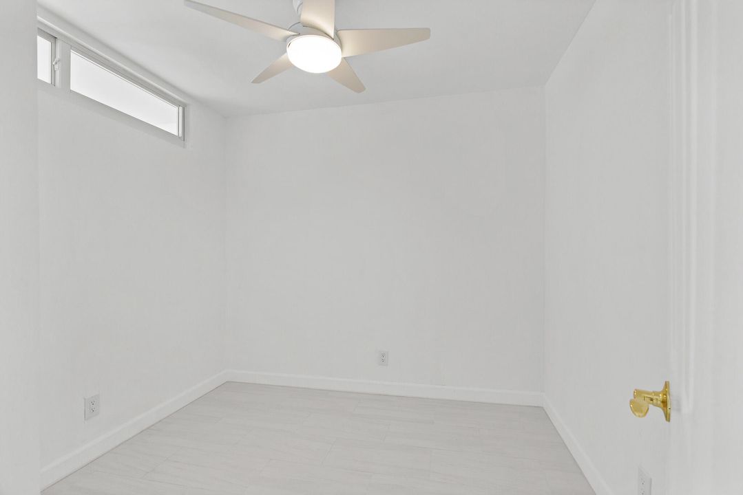 For Sale: $450,000 (1 beds, 1 baths, 1013 Square Feet)