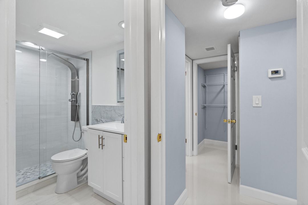 For Sale: $450,000 (1 beds, 1 baths, 1013 Square Feet)