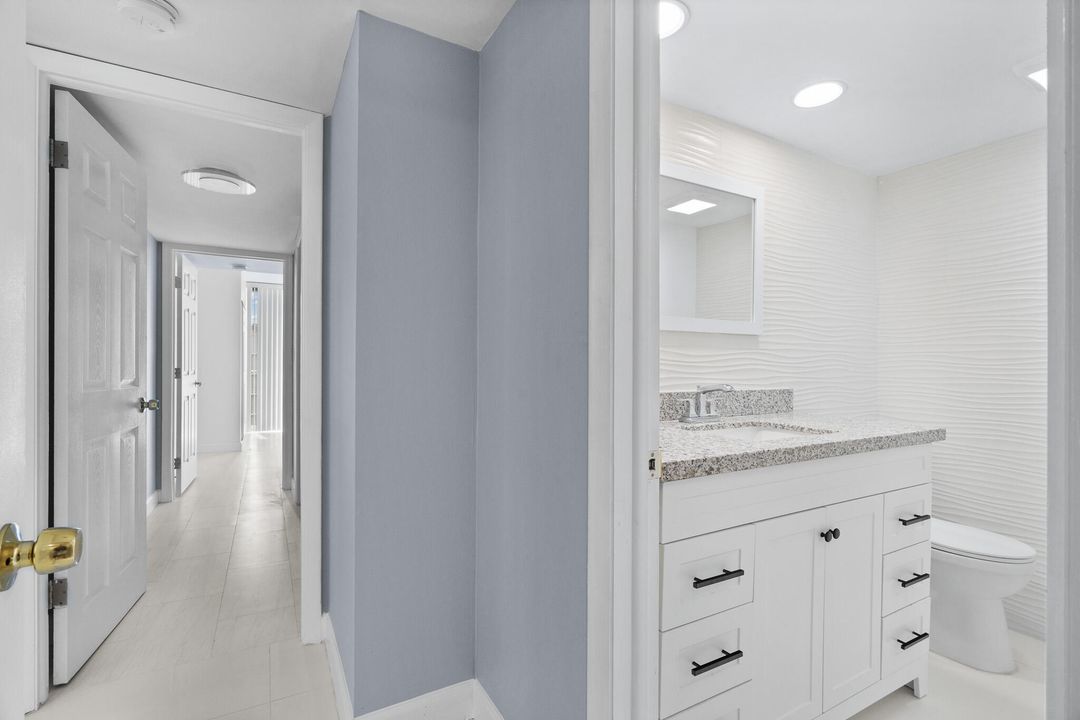 For Sale: $450,000 (1 beds, 1 baths, 1013 Square Feet)