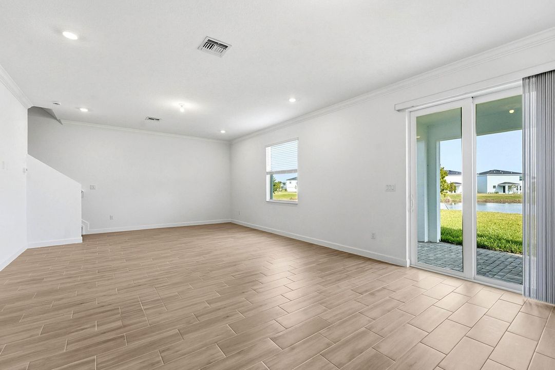 En Renta: $2,600 (4 camas, 2 baños, 2583 Pies cuadrados)