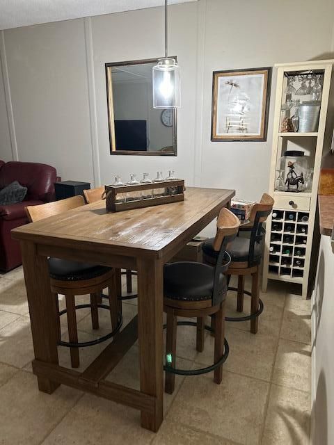 待售: $75,000 (1 贝兹, 1 浴室, 894 平方英尺)