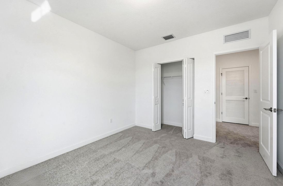 En Renta: $2,600 (4 camas, 2 baños, 2583 Pies cuadrados)