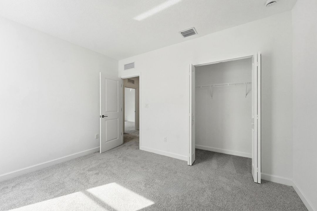 En Renta: $2,600 (4 camas, 2 baños, 2583 Pies cuadrados)