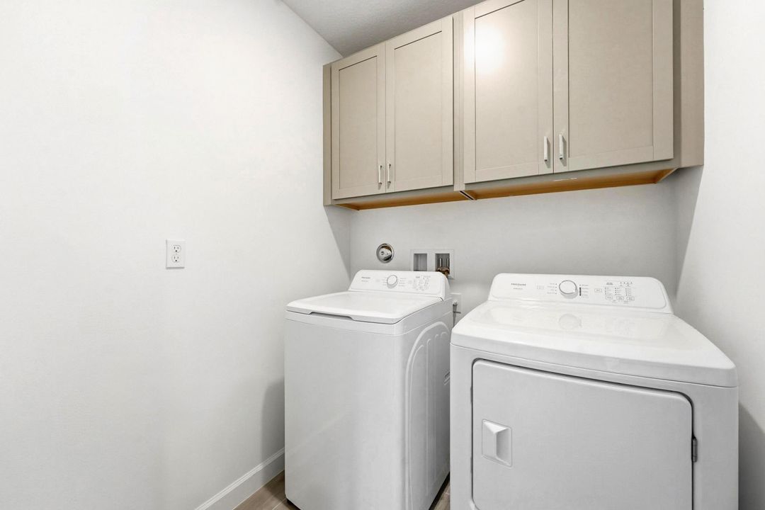 En Renta: $2,600 (4 camas, 2 baños, 2583 Pies cuadrados)