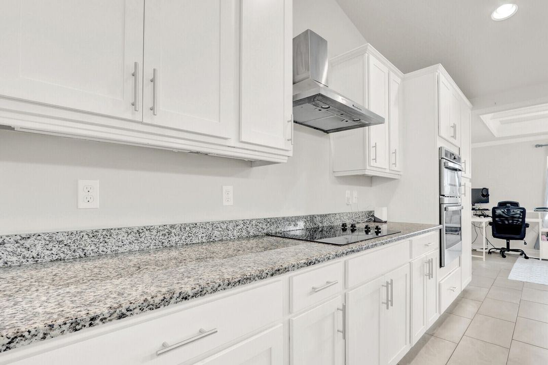 En Venta: $739,900 (4 camas, 3 baños, 2345 Pies cuadrados)