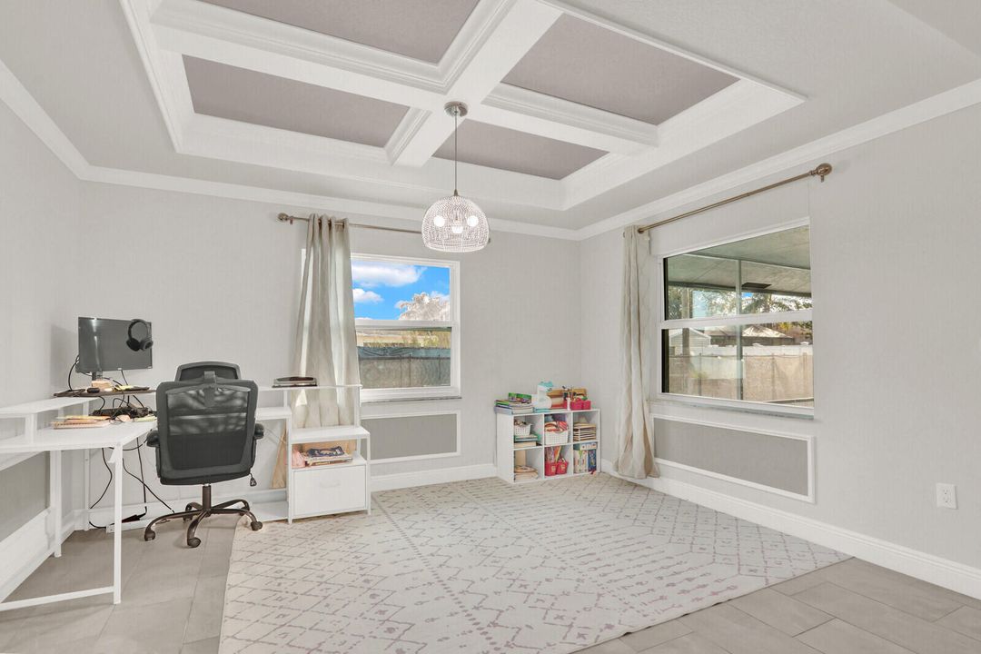 En Venta: $739,900 (4 camas, 3 baños, 2345 Pies cuadrados)