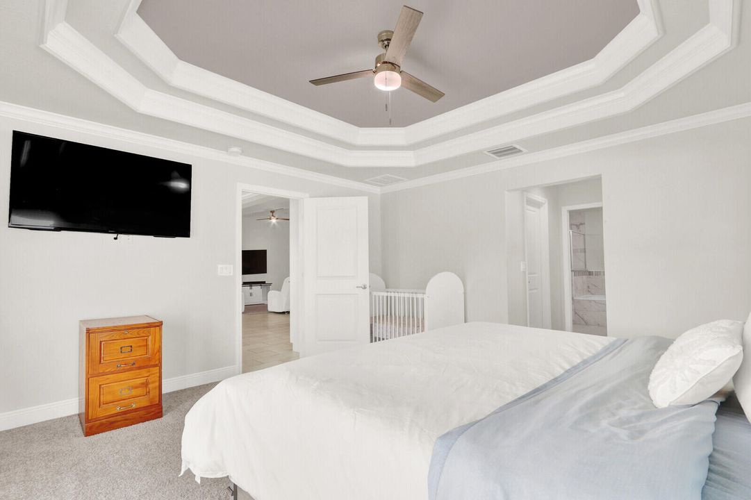 En Venta: $739,900 (4 camas, 3 baños, 2345 Pies cuadrados)