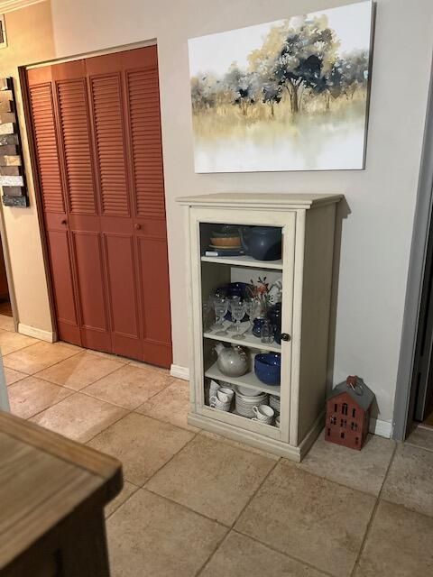 待售: $75,000 (1 贝兹, 1 浴室, 894 平方英尺)