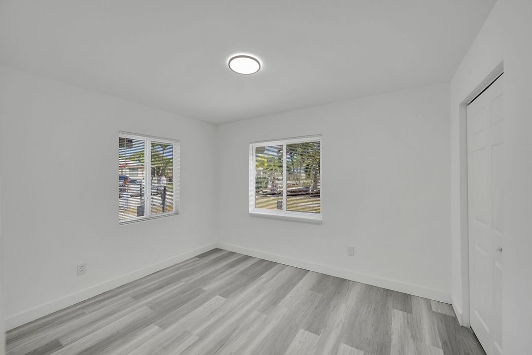 For Rent: $2,000 (3 beds, 1 baths, 1378 Square Feet)