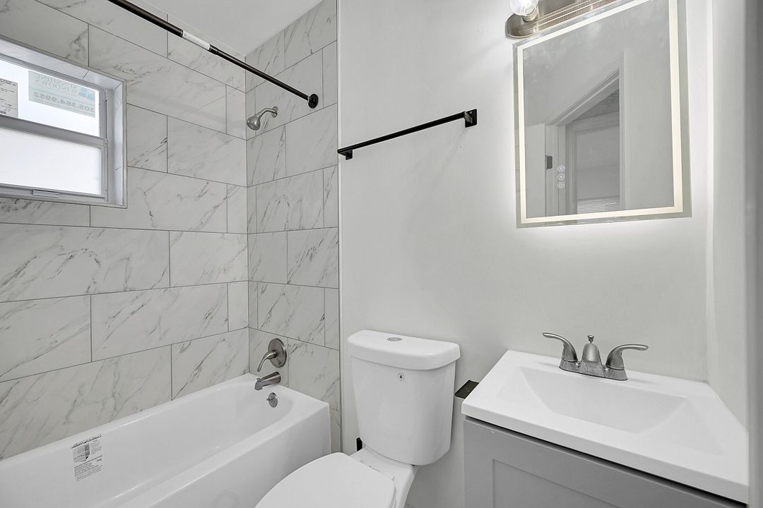 For Rent: $2,000 (3 beds, 1 baths, 1378 Square Feet)