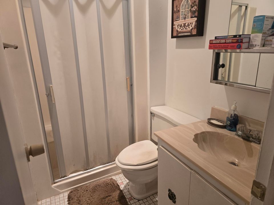 For Sale: $134,900 (2 beds, 2 baths, 1021 Square Feet)