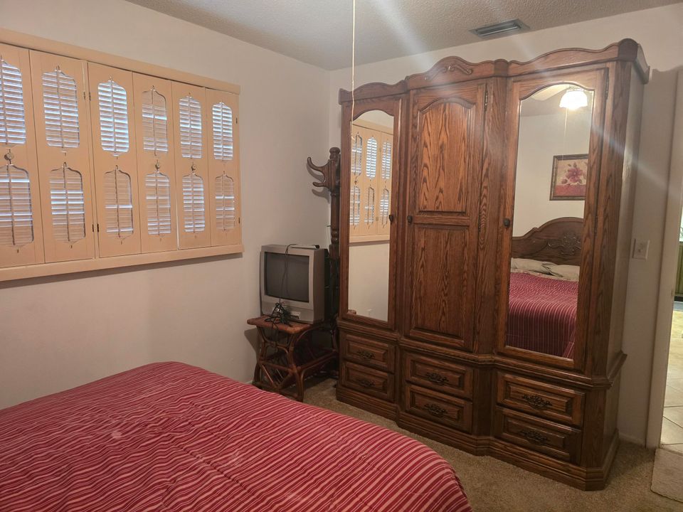 For Sale: $134,900 (2 beds, 2 baths, 1021 Square Feet)