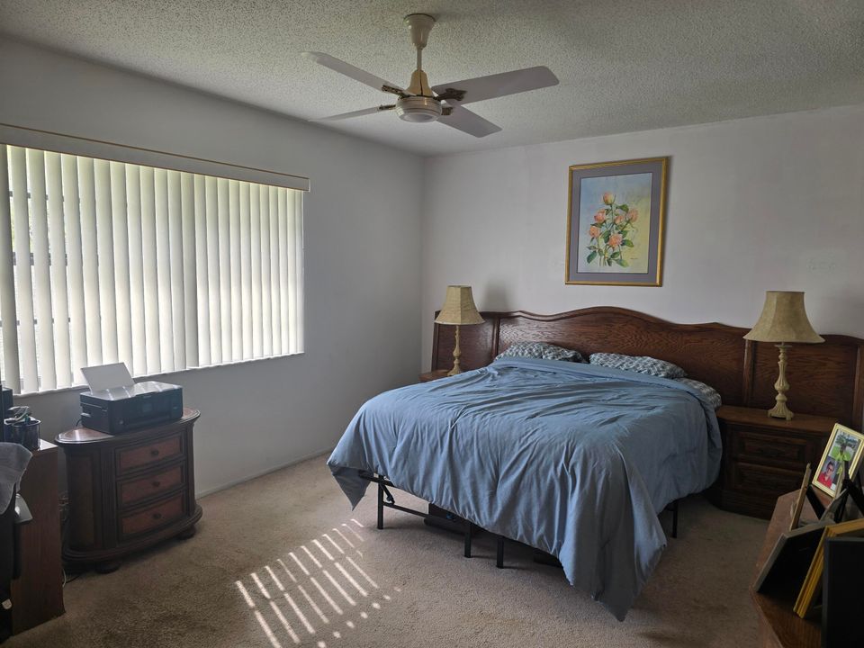 For Sale: $134,900 (2 beds, 2 baths, 1021 Square Feet)