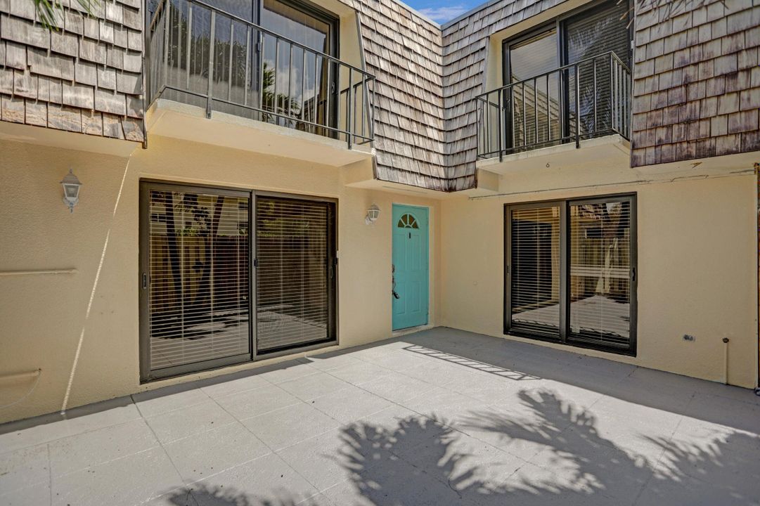 В аренду: $2,300 (2 спален, 2 ванн, 1232 Квадратных фут)