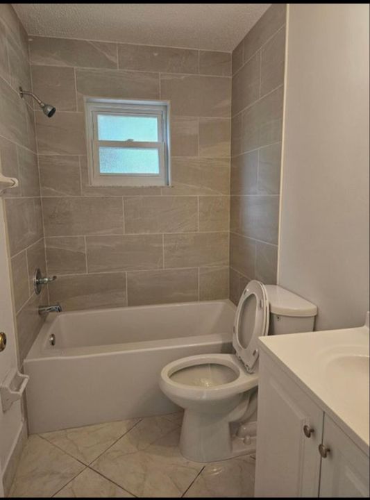 На продажу: $349,700 (3 спален, 2 ванн, 1397 Квадратных фут)