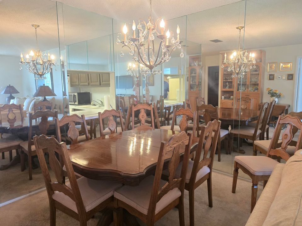 For Sale: $134,900 (2 beds, 2 baths, 1021 Square Feet)