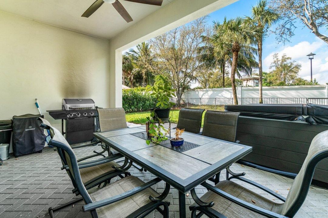 For Sale: $929,000 (3 beds, 3 baths, 1863 Square Feet)