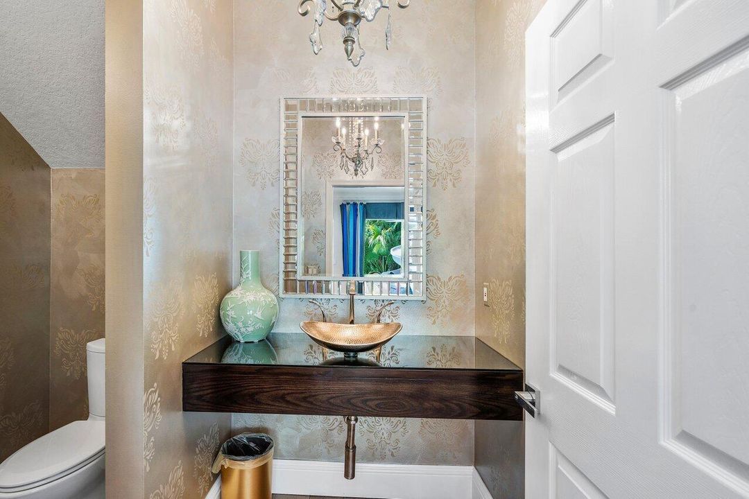 For Rent: $6,000 (4 beds, 2 baths, 2570 Square Feet)