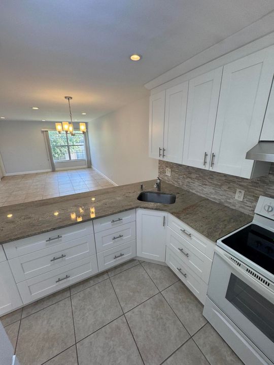 В аренду: $1,300 (1 спален, 1 ванн, 660 Квадратных фут)