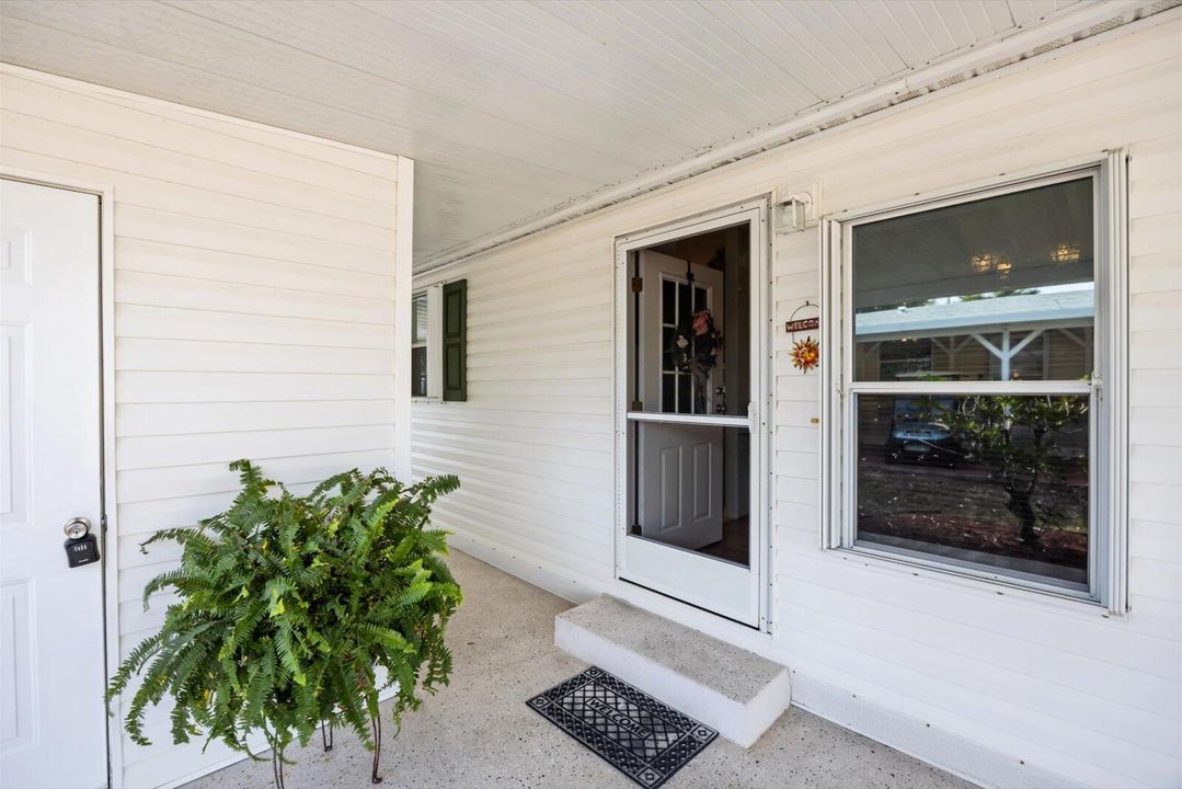 For Sale: $159,900 (2 beds, 2 baths, 1216 Square Feet)