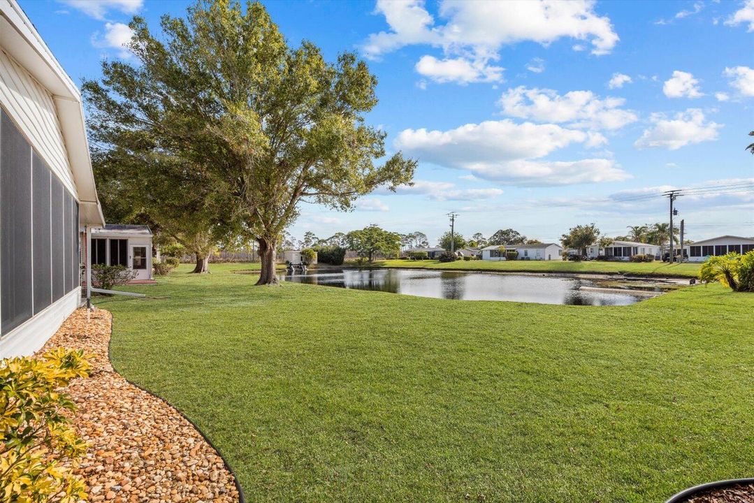 For Sale: $159,900 (2 beds, 2 baths, 1216 Square Feet)