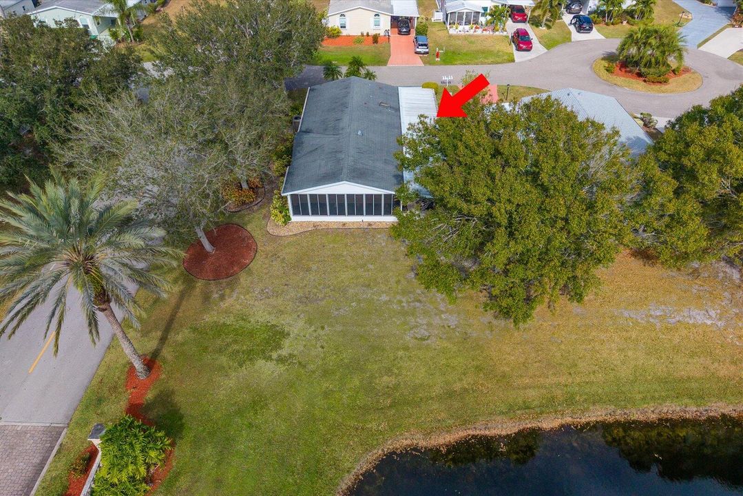 For Sale: $159,900 (2 beds, 2 baths, 1216 Square Feet)