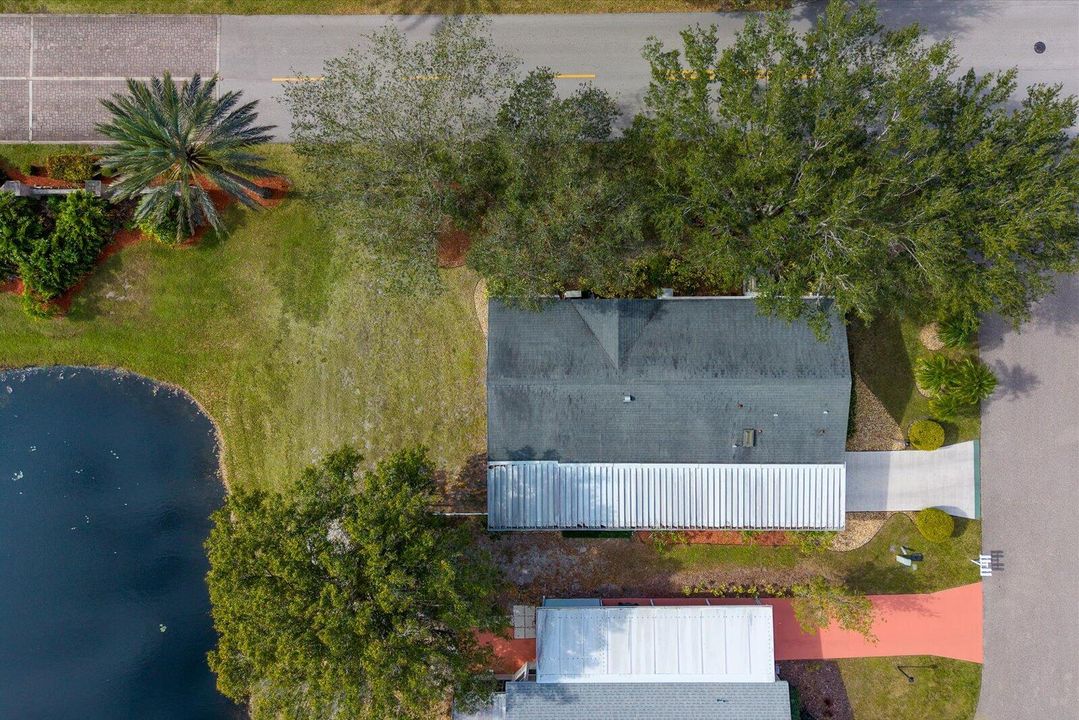 For Sale: $159,900 (2 beds, 2 baths, 1216 Square Feet)