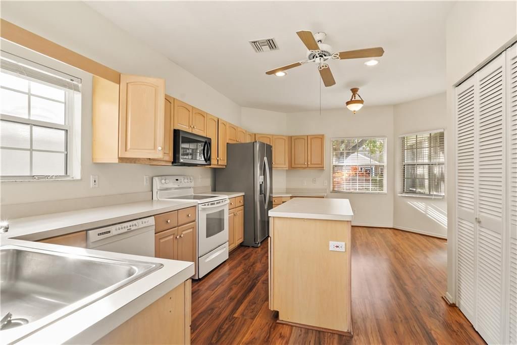 En Venta: $260,000 (2 camas, 2 baños, 1799 Pies cuadrados)